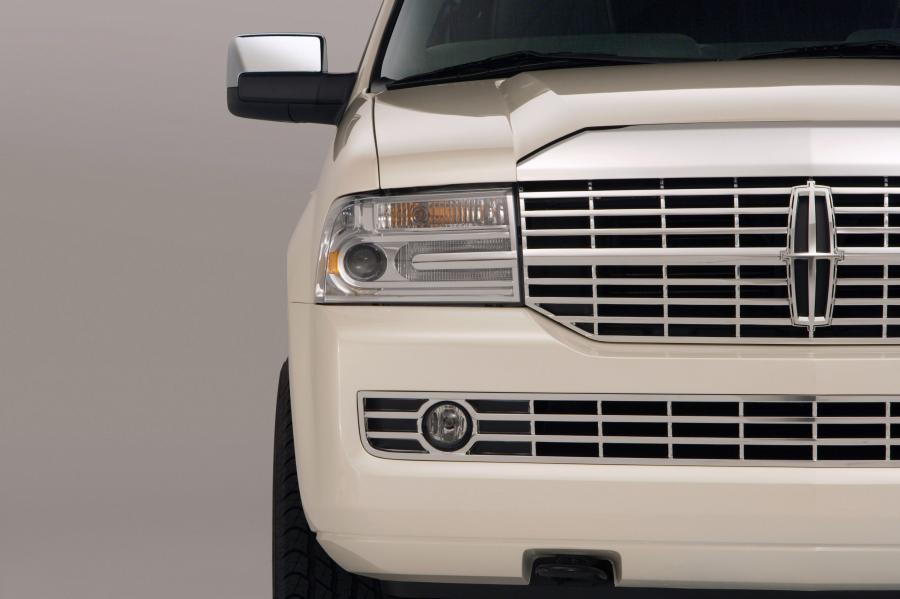  Lincoln Navigator L 2006 года  (фото 30 из 50)